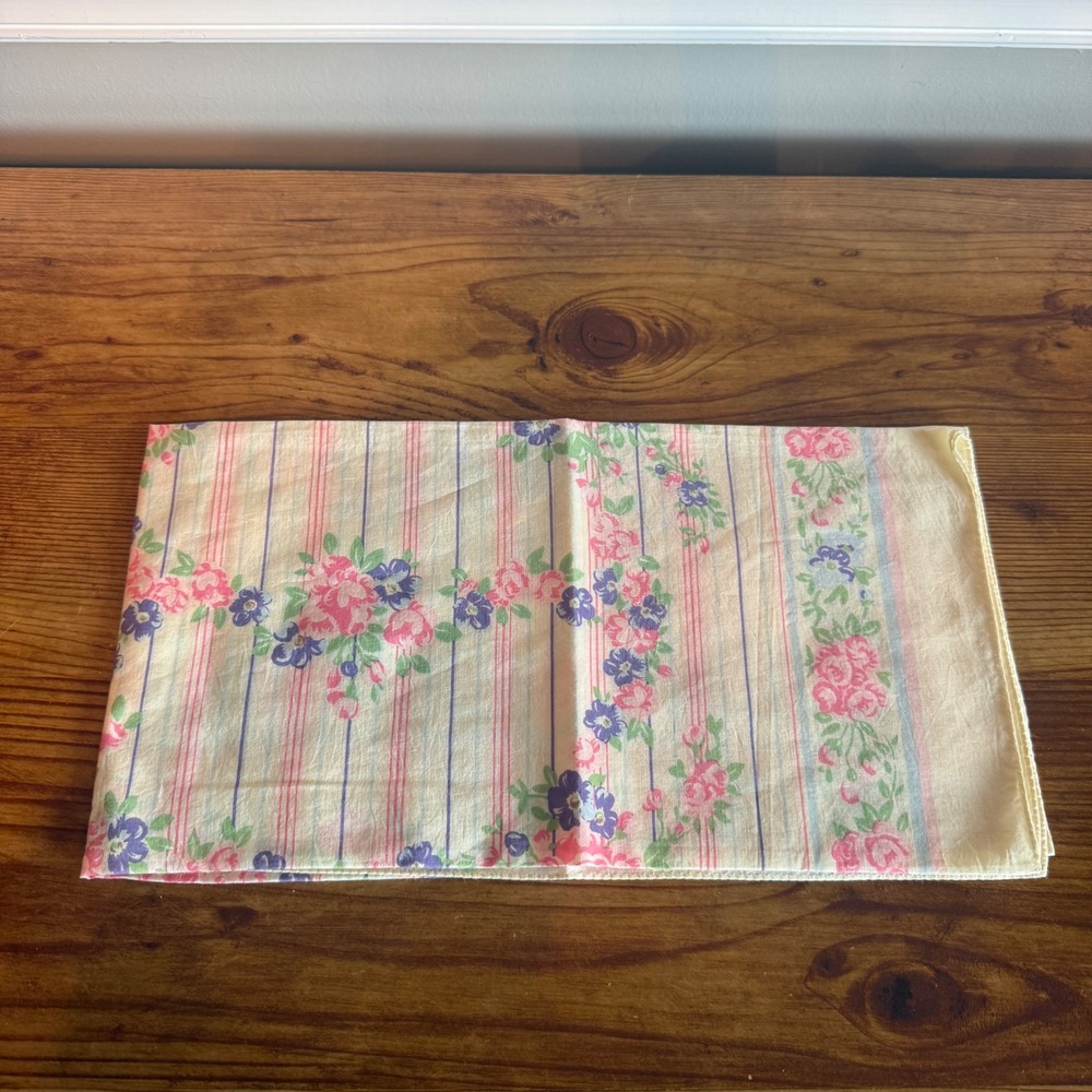 Cambridge‎ Spirit Vintage Floral Scarf Pink Purple Cream 28 x 28 Cottagecore